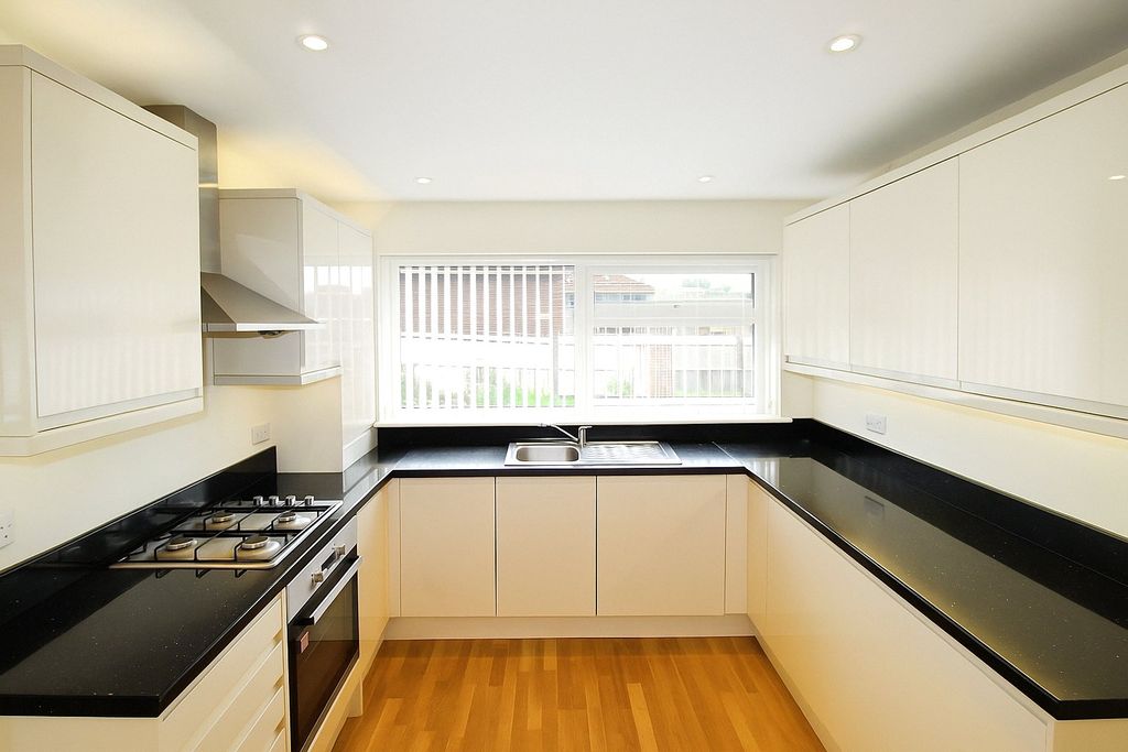 Property photo 2 of 10 Picture No. 24
