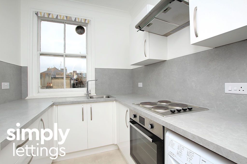 Property photo 3 of 8 Photo 4