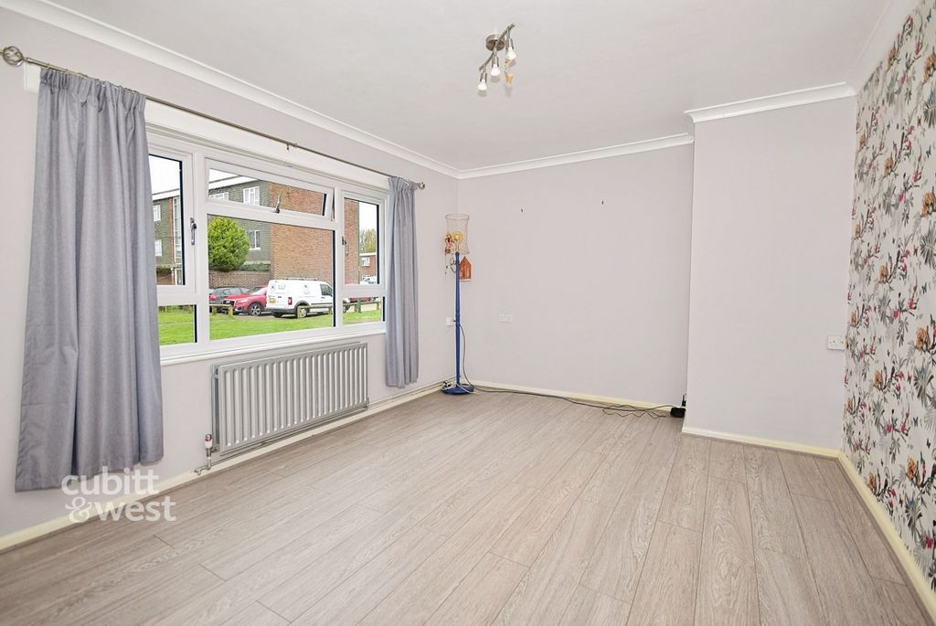 Property photo 3 of 11 F1F74528-Dsc_4226