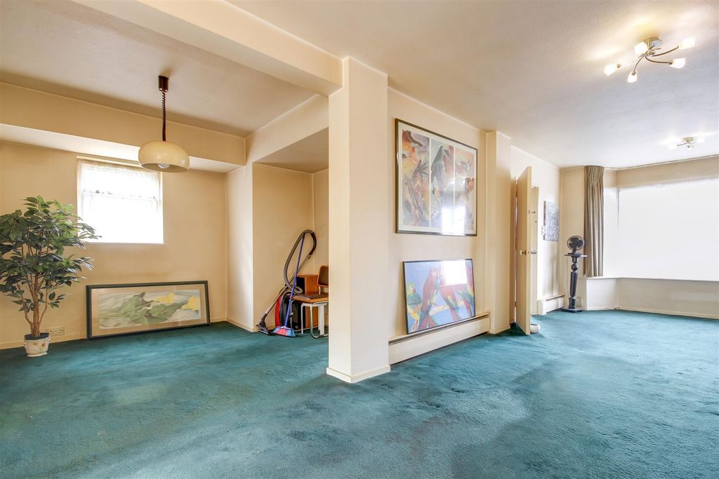 Property photo 3 of 22