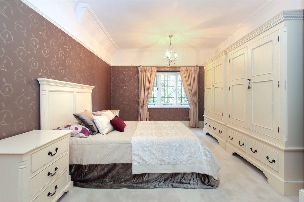 Property photo 3 of 15 Bedroom