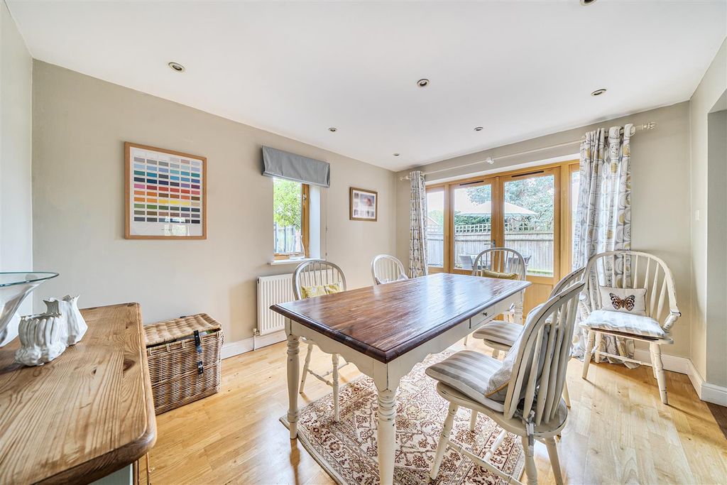 Property photo 3 of 21 1363975-1-68E95Add1B8B5.Jpg