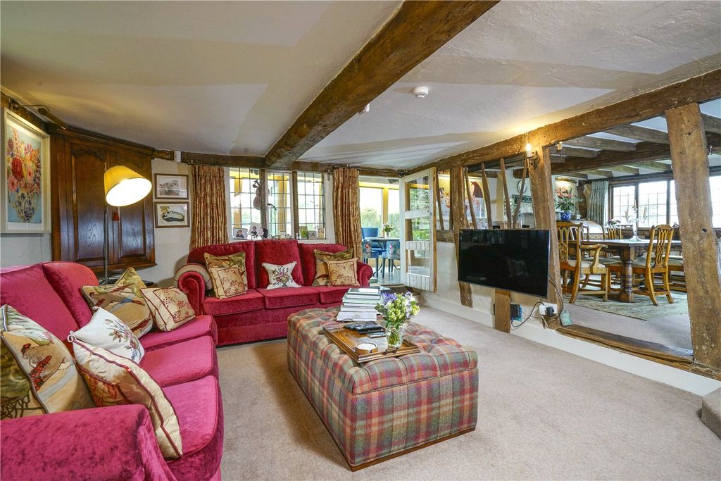 Property photo 2 of 17 Sitting Room