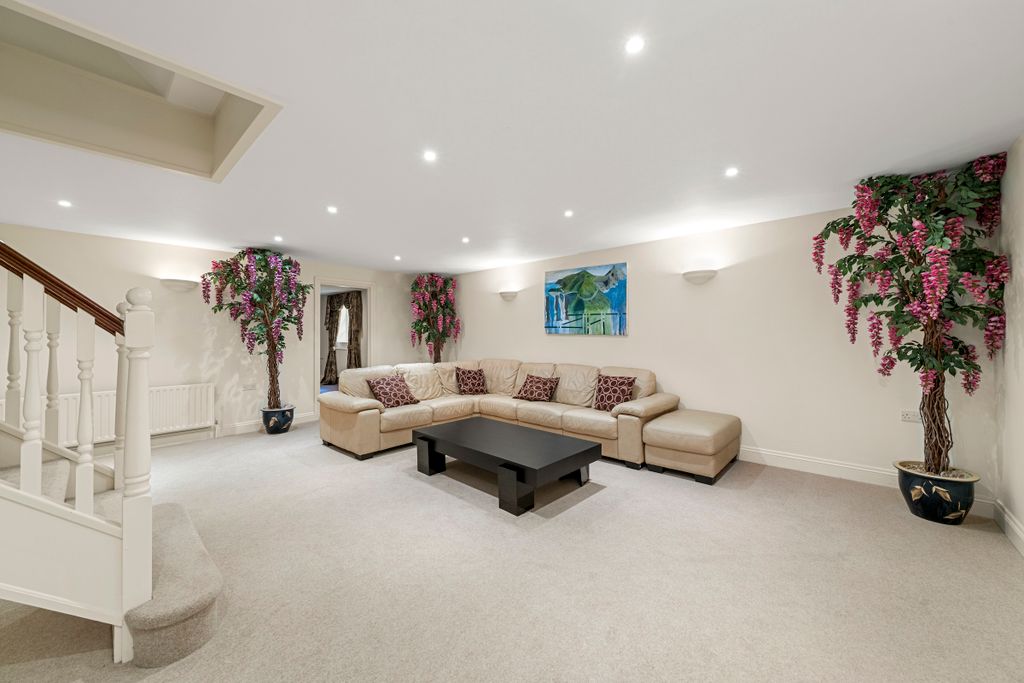 Additional image 18 of 8 bed property for saleLarchlands, Larch Avenue, Sunnigdale, Berkshire SL5, United Kingdom