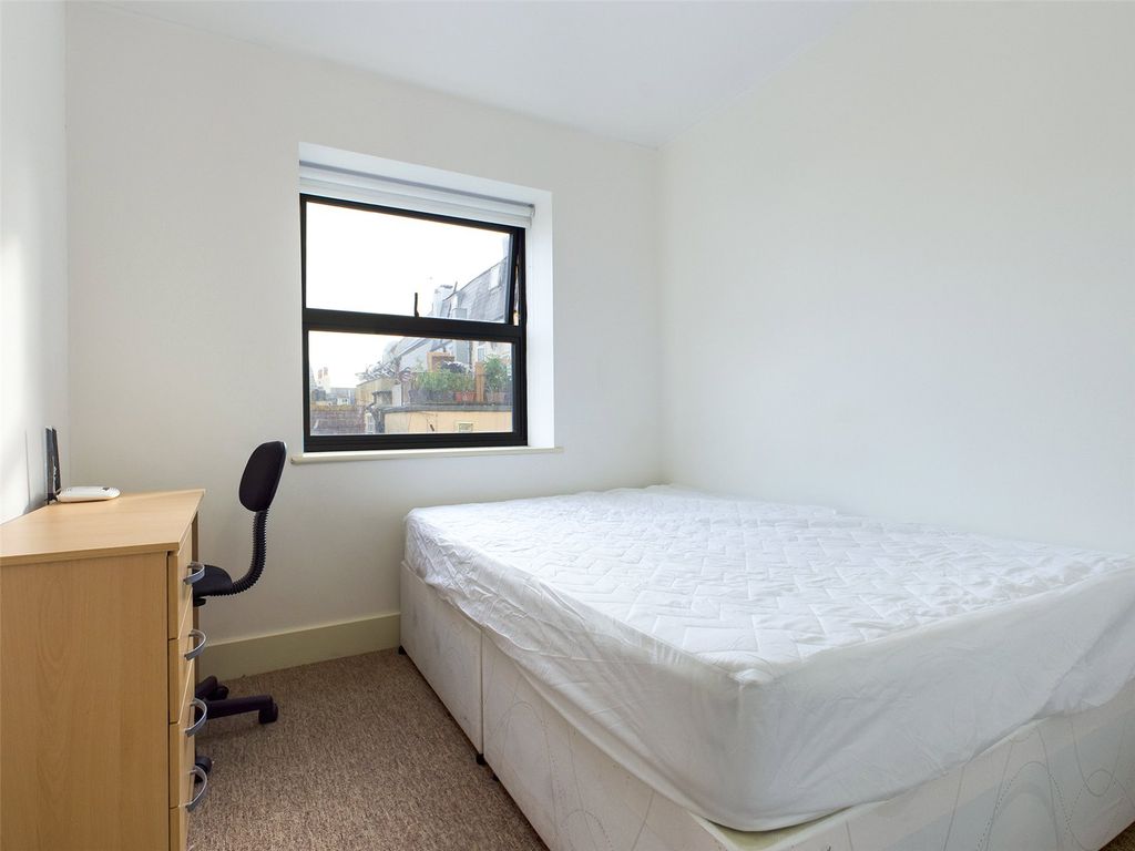 Property photo 1 of 10 Studio