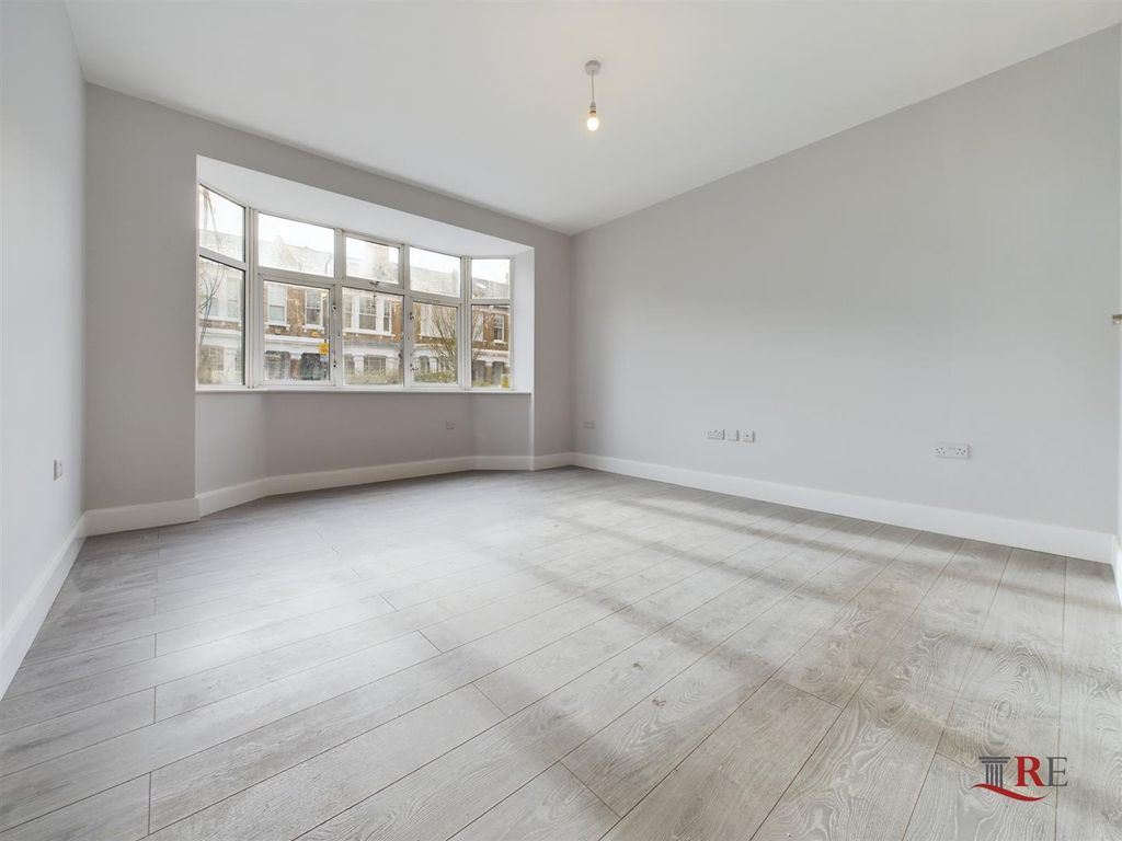 Property photo 1 of 8 Cam02489G0-Pr0145-Still001.Jpg