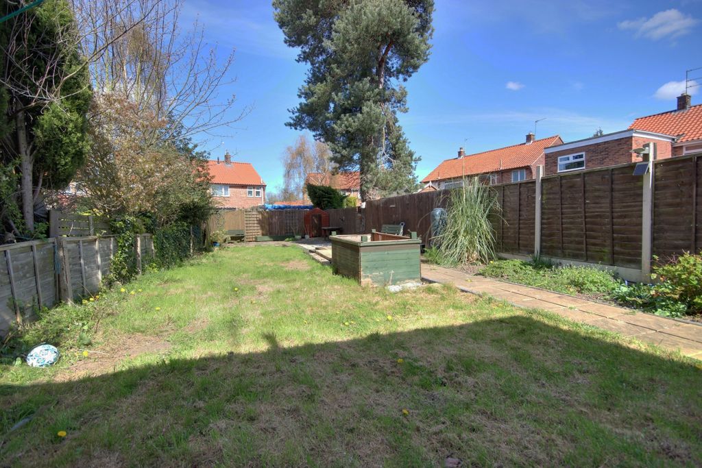 Property photo 2 of 14 1 Garden A