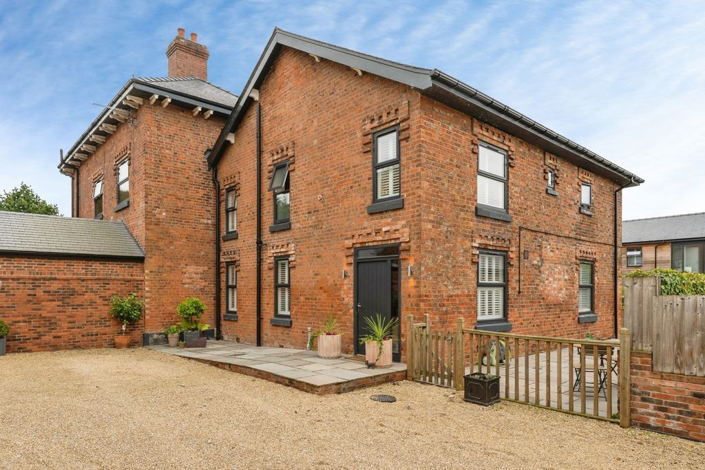 Property photo 1 of 22 Pbox-Img.Jpg