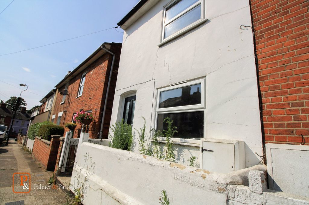 Property photo 1 of 10 External