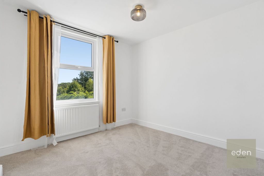 Property photo 3 of 26