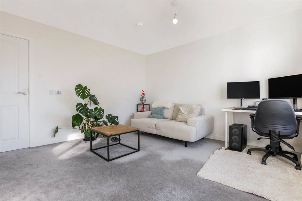 Property photo 2 of 14 Picture No. 29