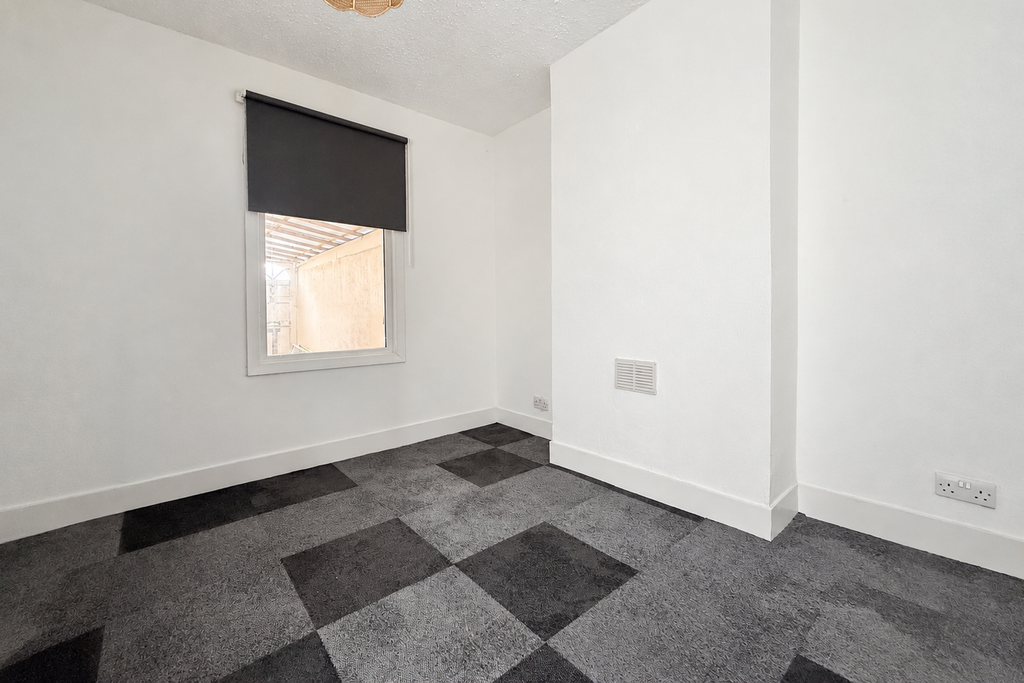 Property photo 3 of 10 3