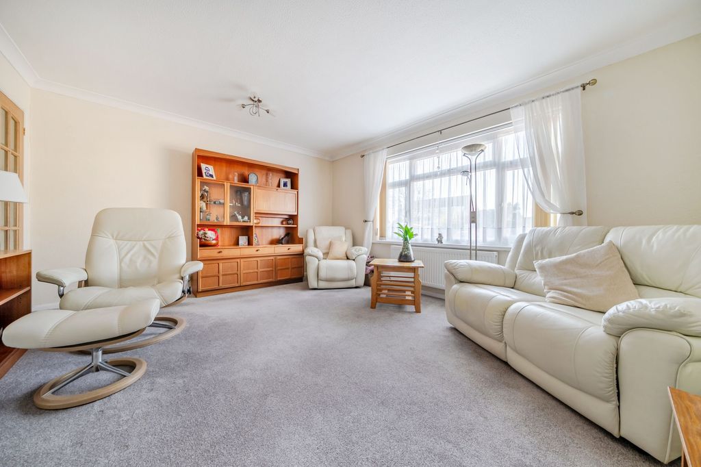 Property photo 2 of 21 Living Room