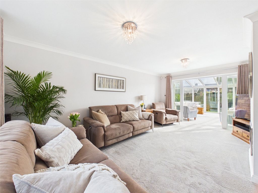 Property photo 2 of 19 Picture No. 14