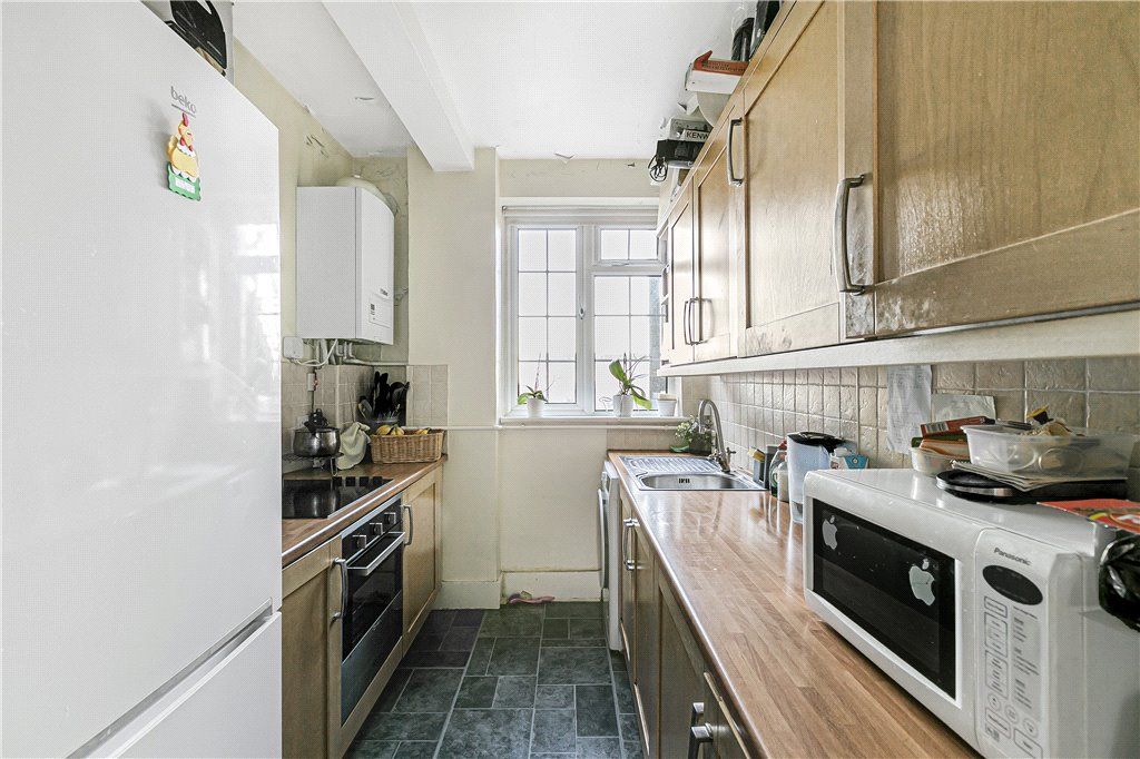 Property photo 2 of 11 Kitchen