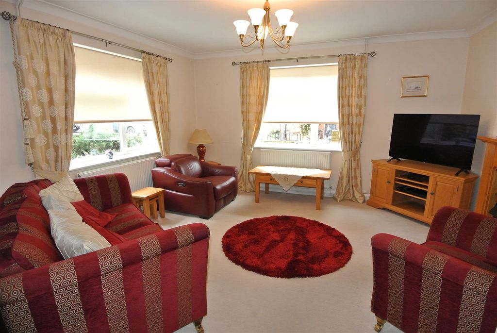 Property photo 2 of 14 Lounge.Jpg