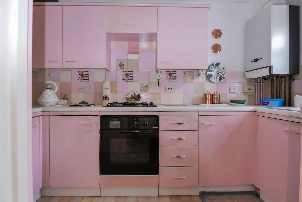 Property photo 3 of 11 P1090005.Jpg