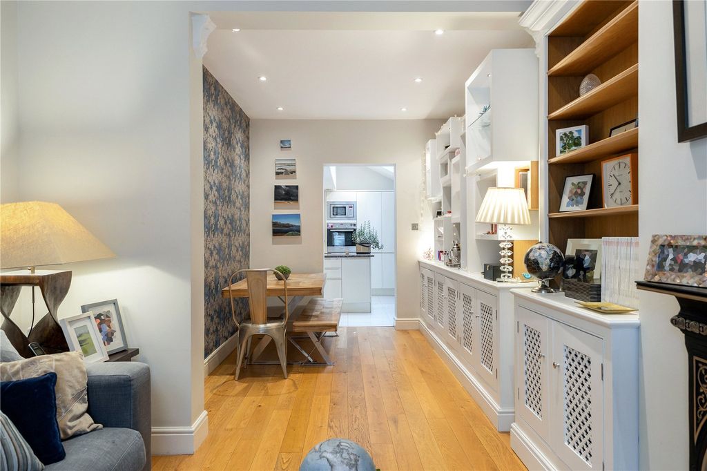 Property photo 3 of 14 Reception