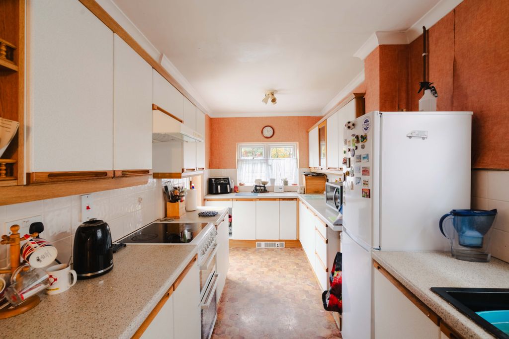 Property photo 3 of 17 11