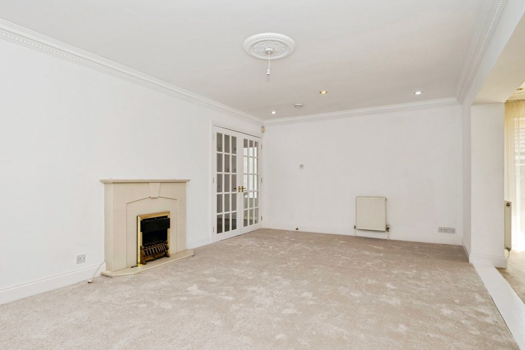 Property photo 3 of 12 Pbox-Img.Jpg