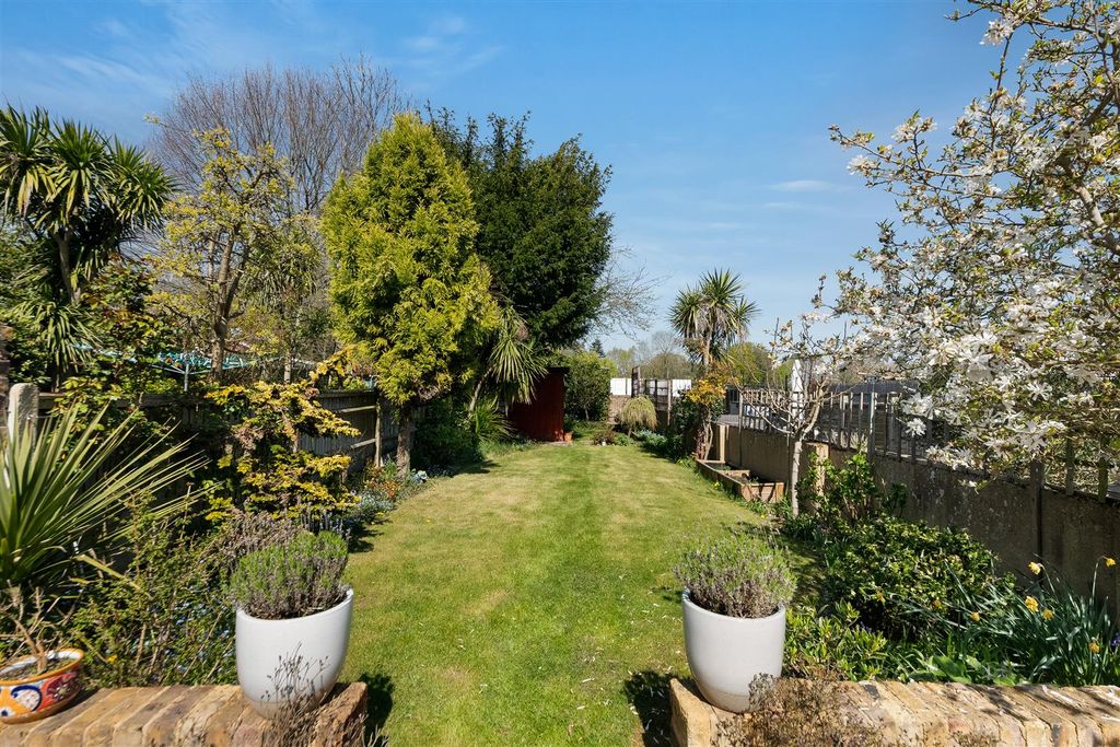 Property photo 3 of 19