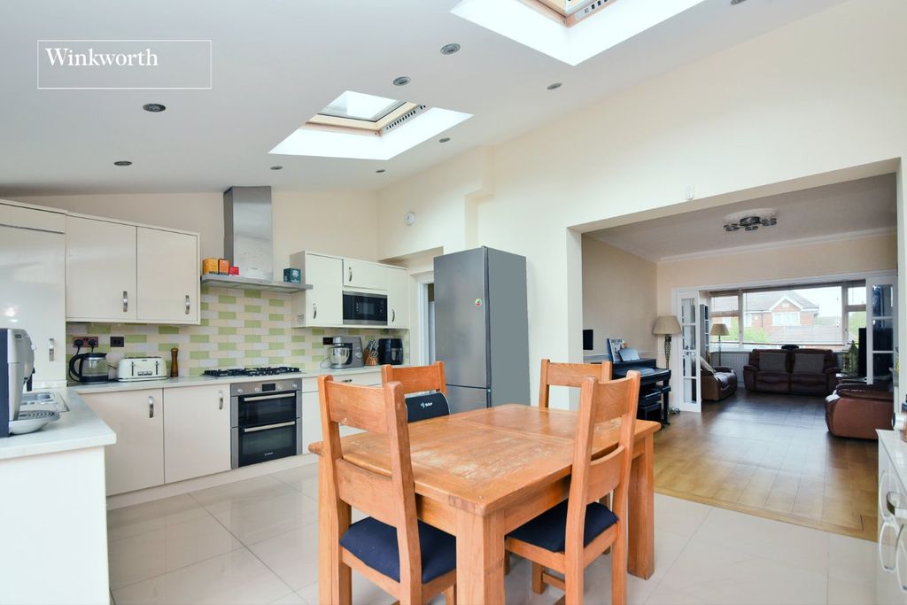 Property photo 2 of 18 Picture No. 33