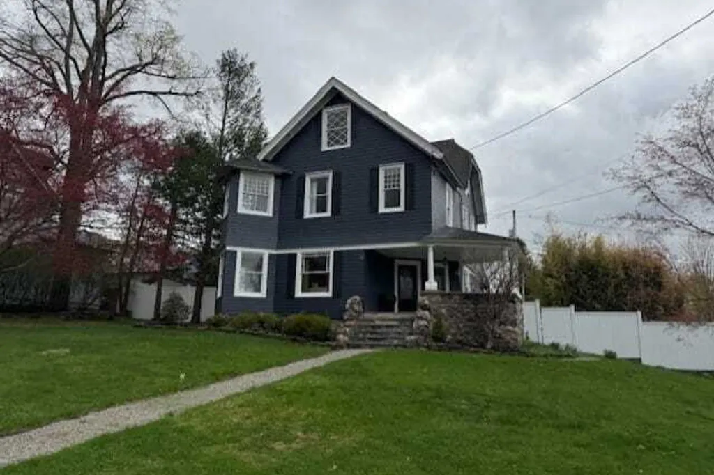 Property photo 1 of 31