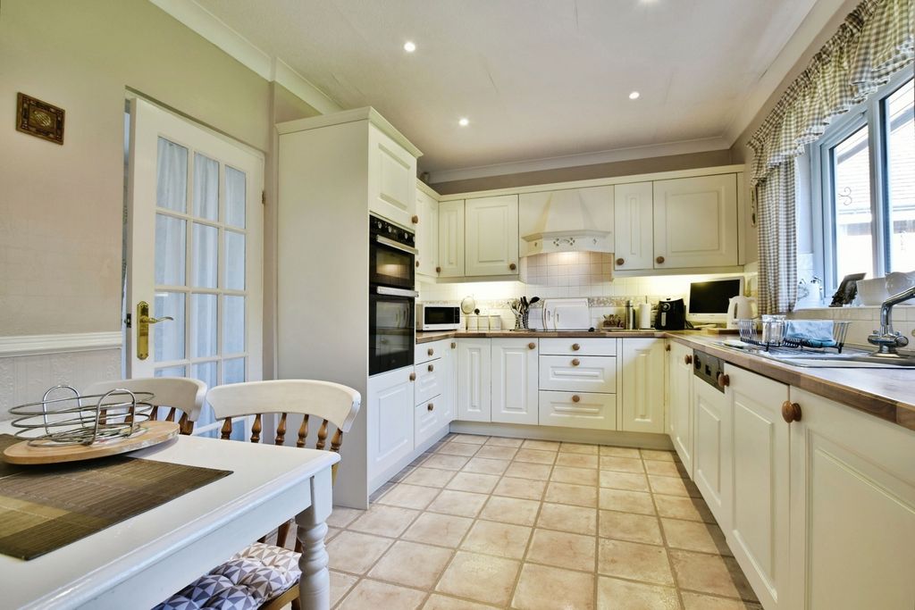 Property photo 3 of 22 Pbox-Img.Jpg