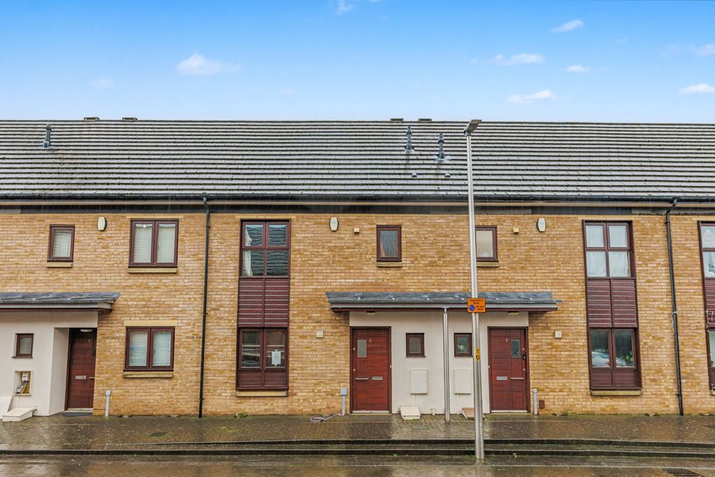 Property photo 1 of 6 5 Park Corner, Northampton, Nn5 5Fl