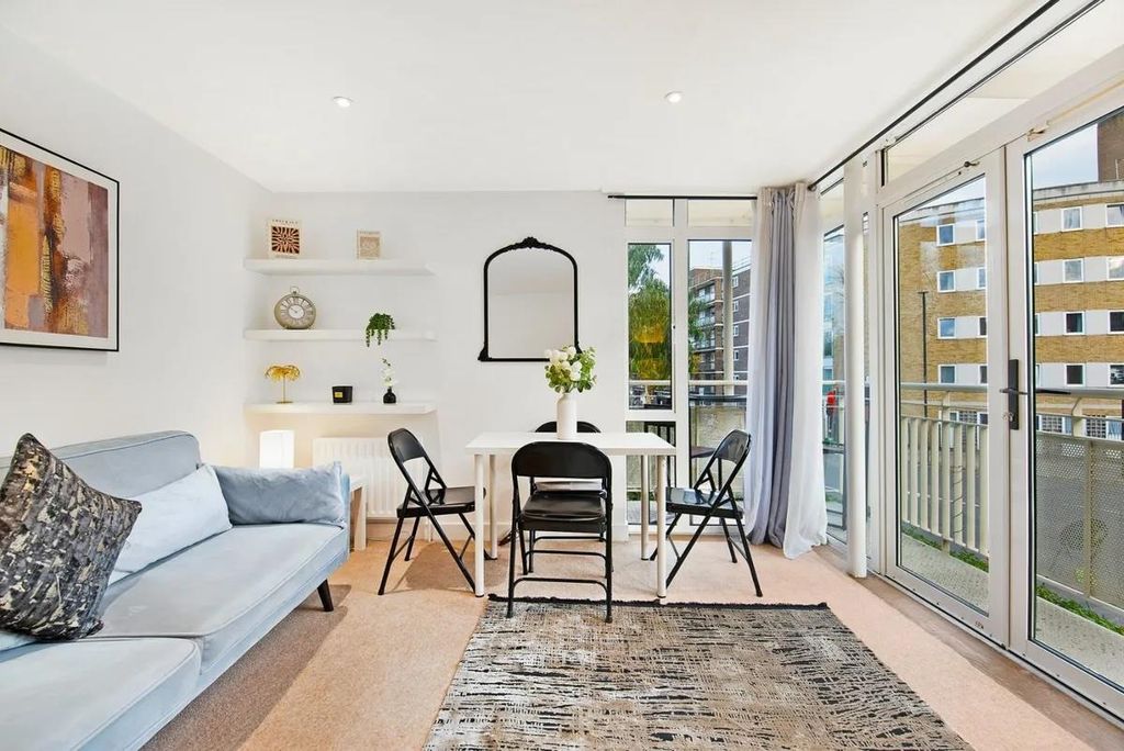 Property photo 2 of 13 2 Copy.Jpg