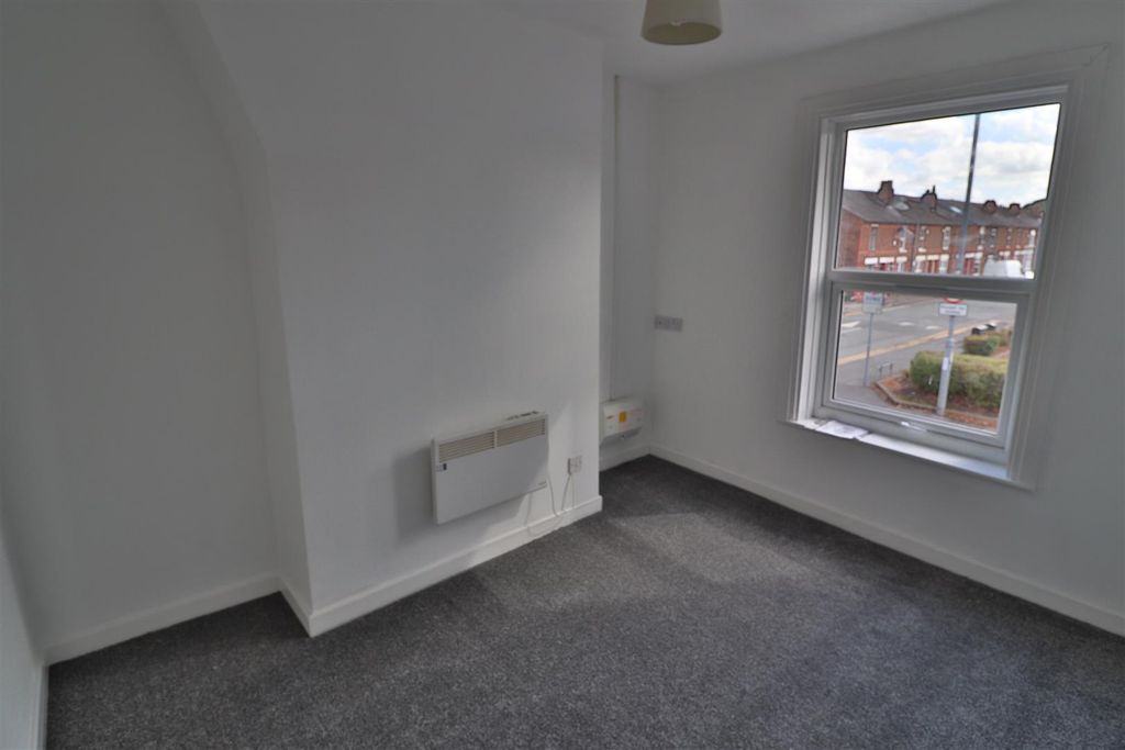 Property photo 3 of 6 Bedroom
