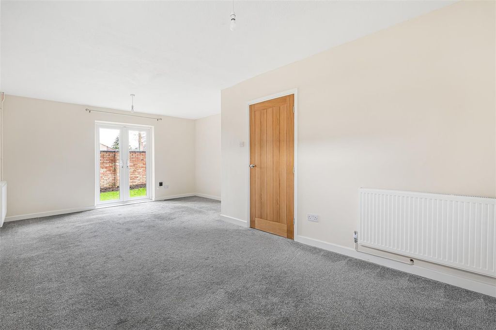 Property photo 3 of 18 21_68413.Jpg