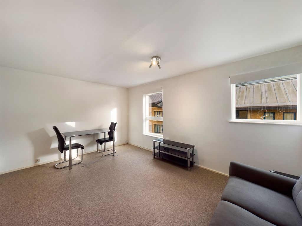 Property photo 1 of 8 Cam00227P1-Pr0473-Still01