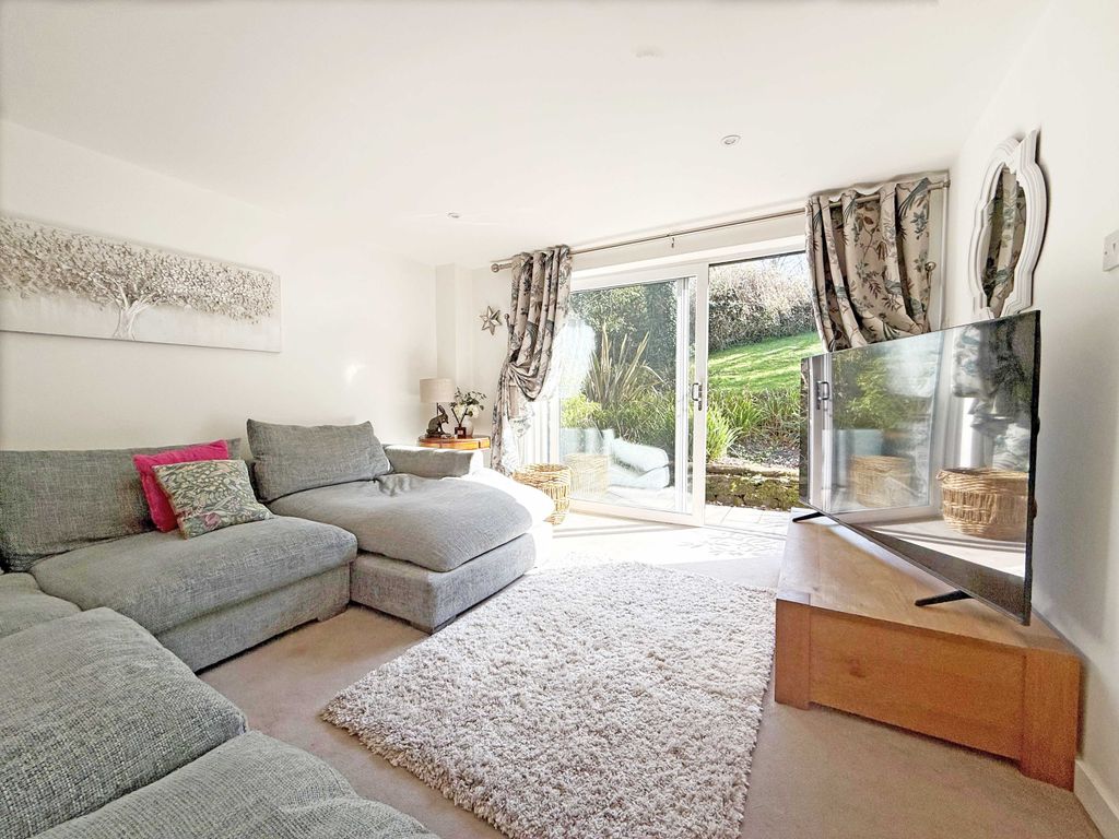 Property photo 3 of 14 Photo 3