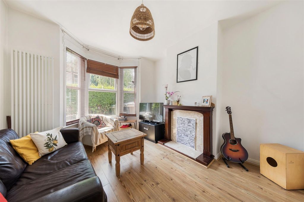 Property photo 2 of 19