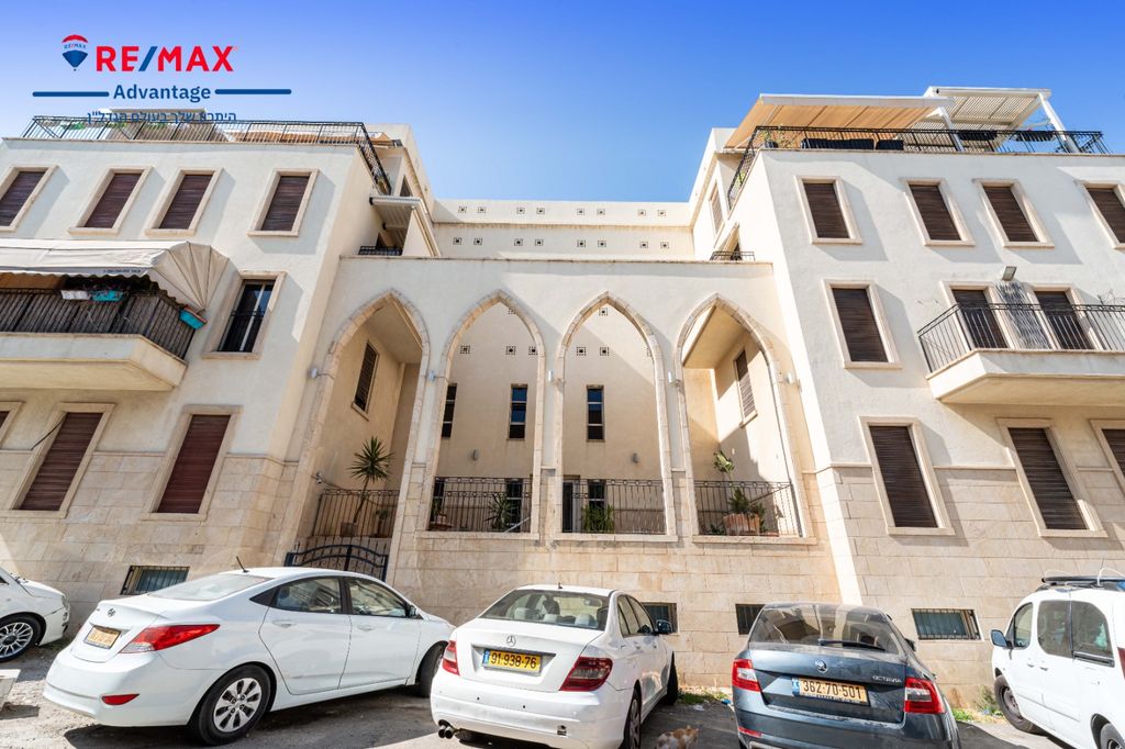 Property photo 1 of 14