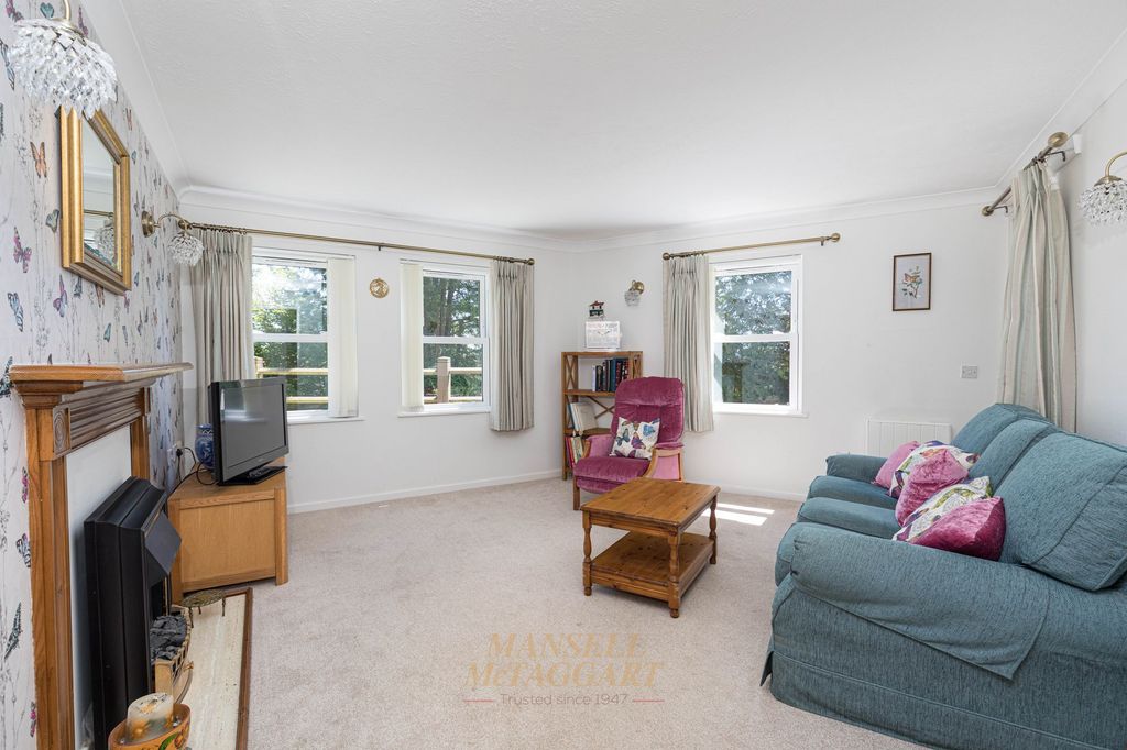 Property photo 2 of 17