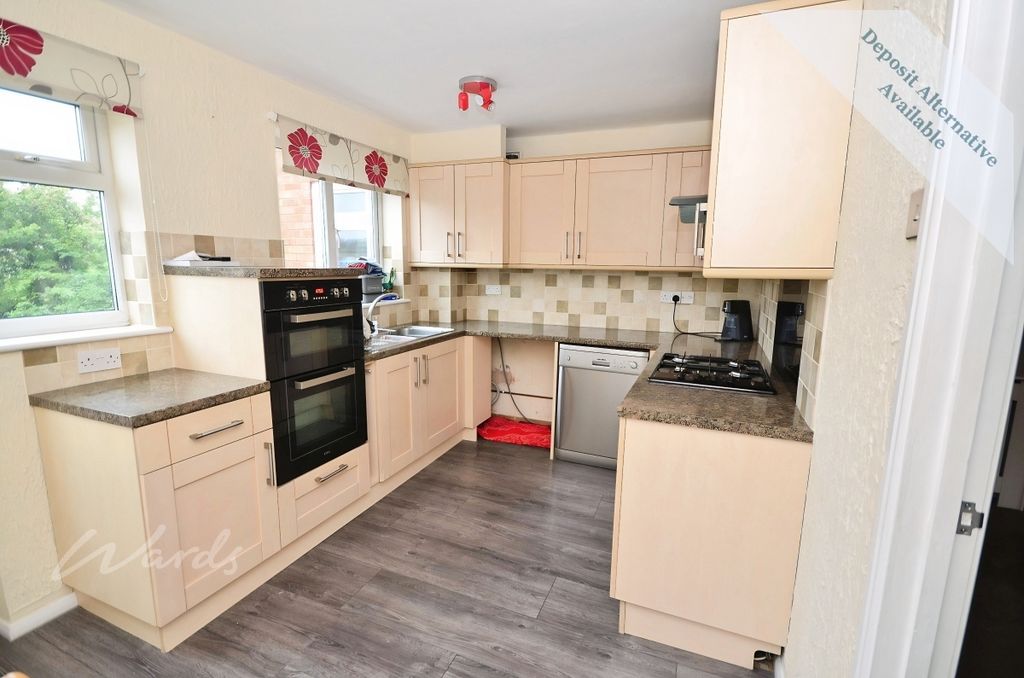 Property photo 2 of 13 Shanklin Kitchen