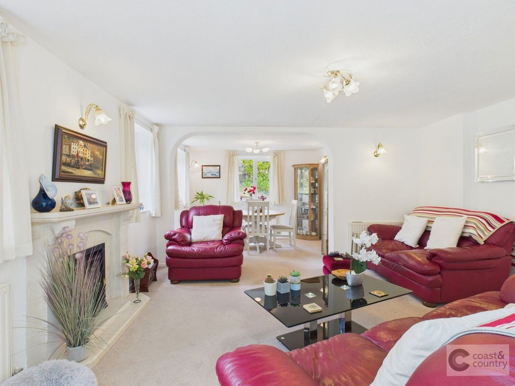 Property photo 3 of 34