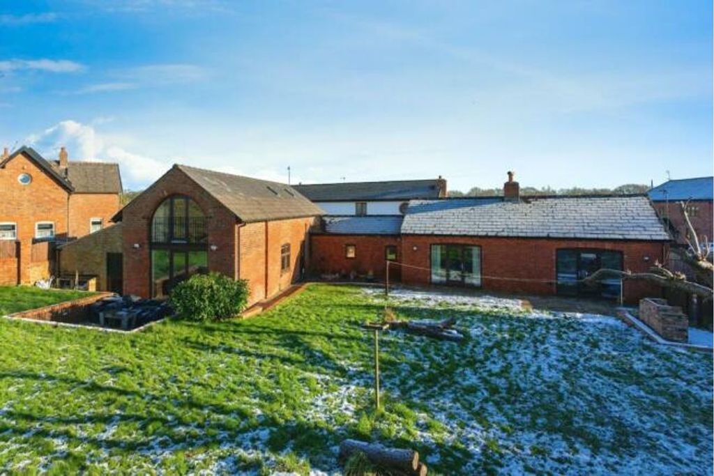Property photo 3 of 27