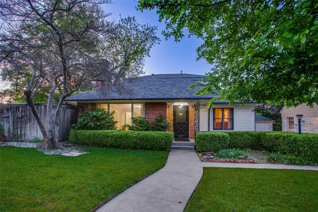 Property photo 1 of 31