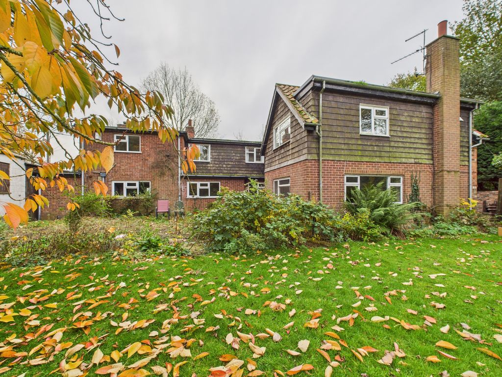 Property photo 3 of 20