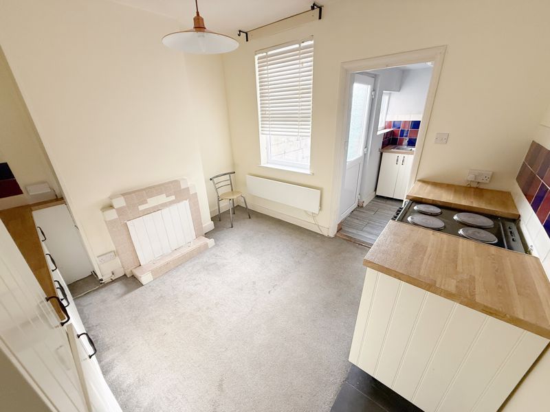 Property photo 3 of 9 Kitchen