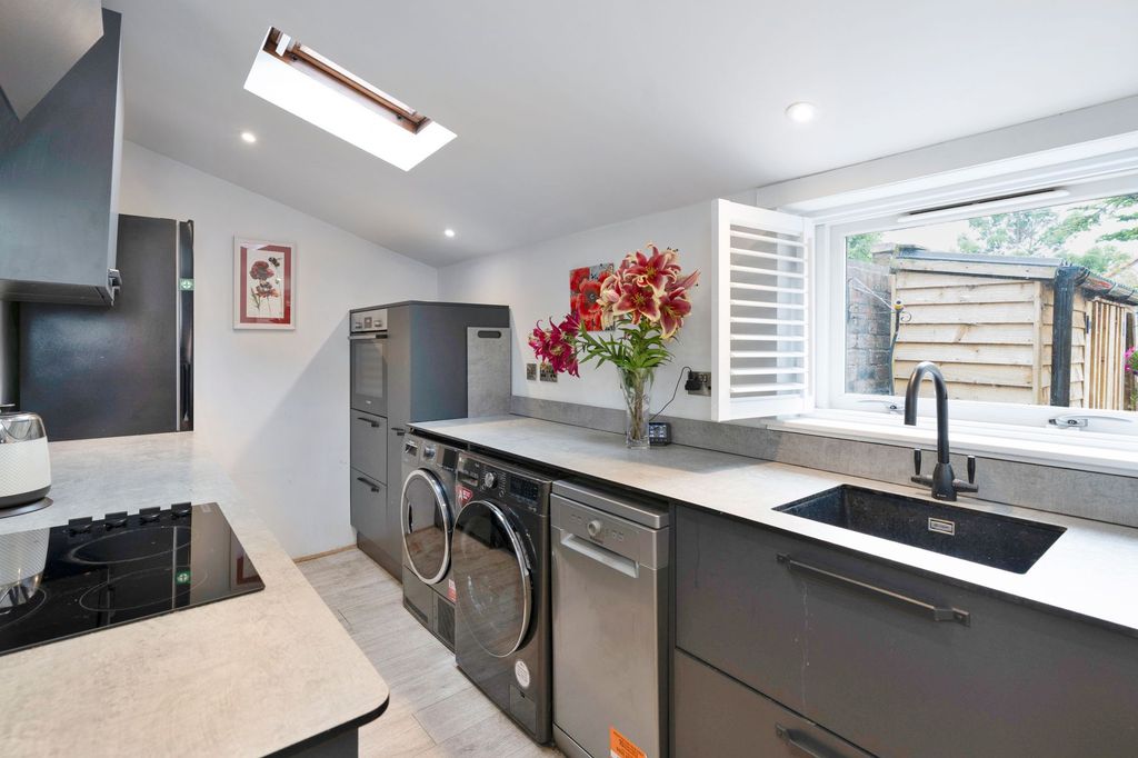 Property photo 3 of 46 Kitchen