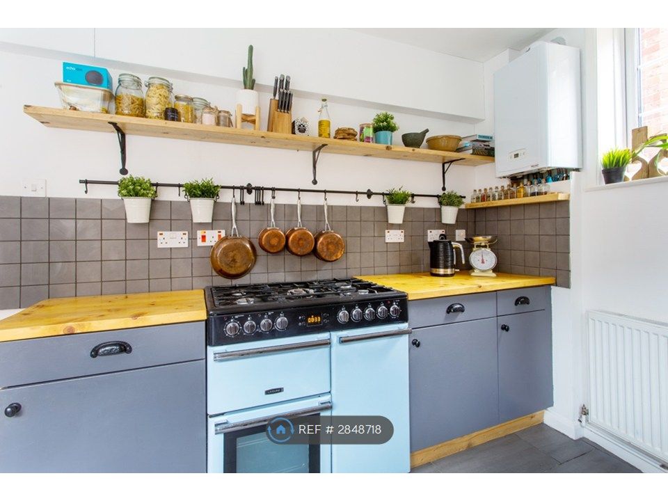 Property photo 2 of 27