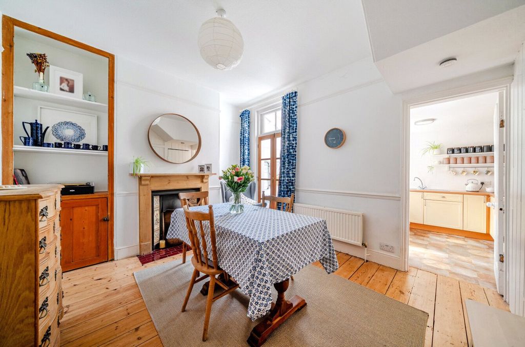 Property photo 3 of 11 Dining Room
