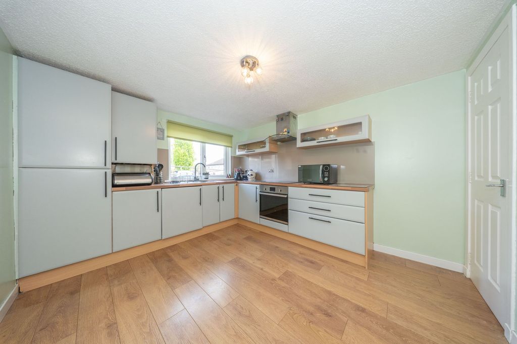 Property photo 3 of 24 Kitchen