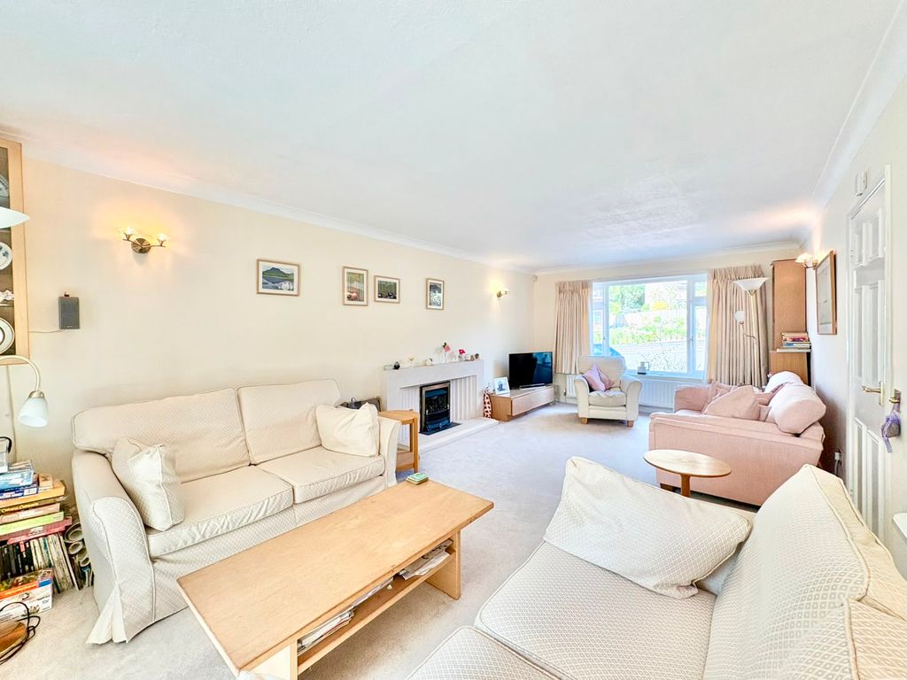 Property photo 2 of 38