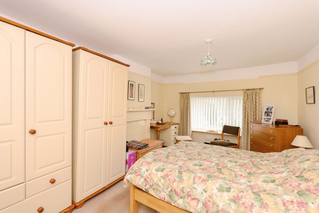 Property photo 1 of 10 Bedroom 1