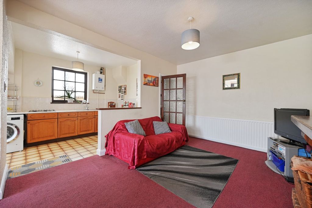 Property photo 2 of 22